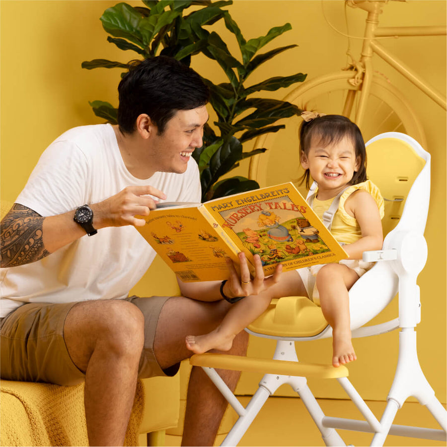 A happy user of the Cocoon Z High Chair!