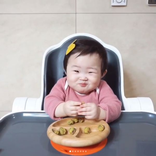 @hyerim_0118's #Delicious Korean Veggie Bites recipe with her Little in the Oribel Cocoon modern high chair!